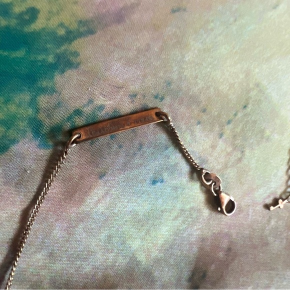 Spell Lovers Swan Necklace - Picture 4 of 6